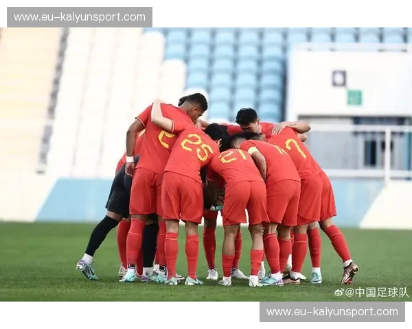 荣耀与梦想的交织：国足与中国香港足球的恩怨情仇